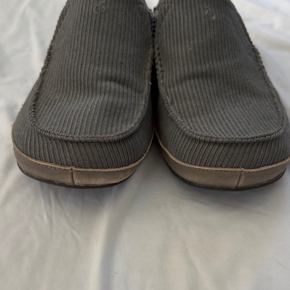 OluKai Men\'s Charcoal Corduroy Slip-On Loafers